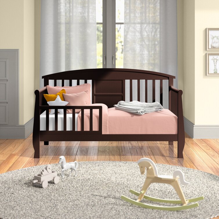 Andover Mills Duerr Toddler Solid Wood Daybed.