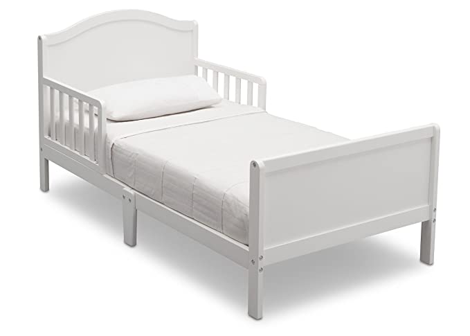 Delta Children Bennett Wood Toddler Bed (Greenguard Gold Certified).