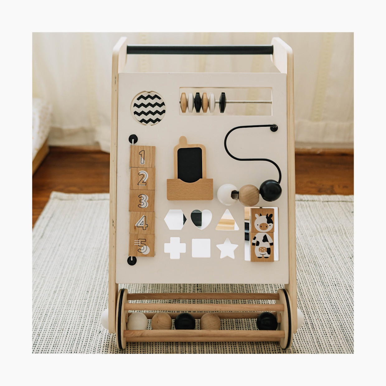 Wonder & Wise Awesome Activity Walker.