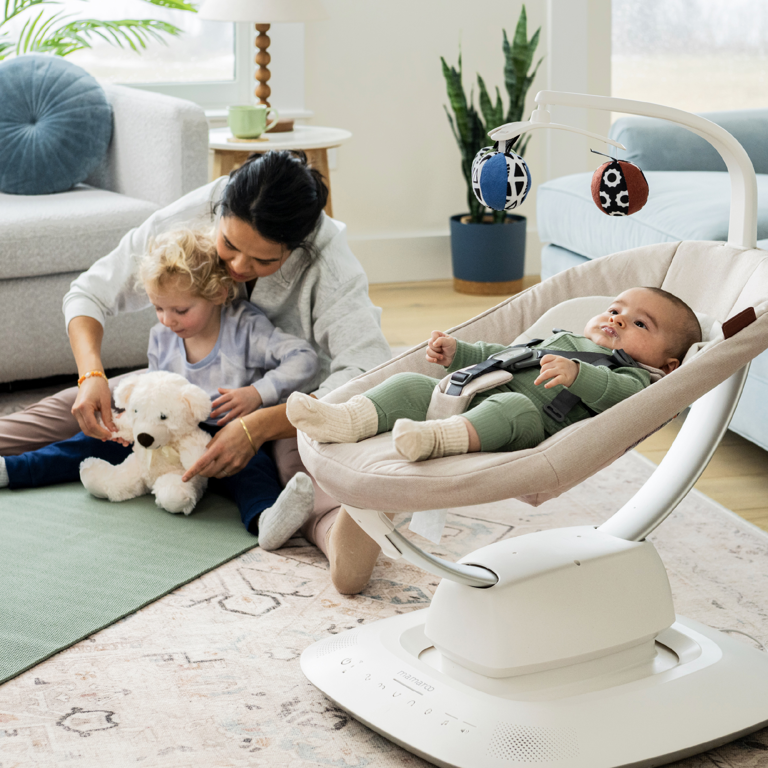  Mamaroo Smart Swing.
