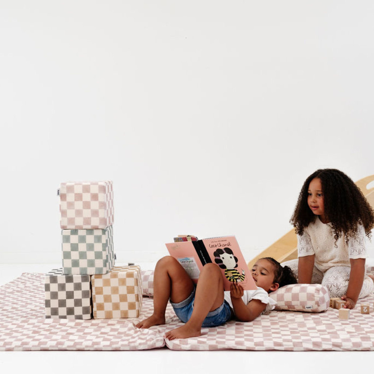 Toki Kids Play Cube - Checker Gumdrop.