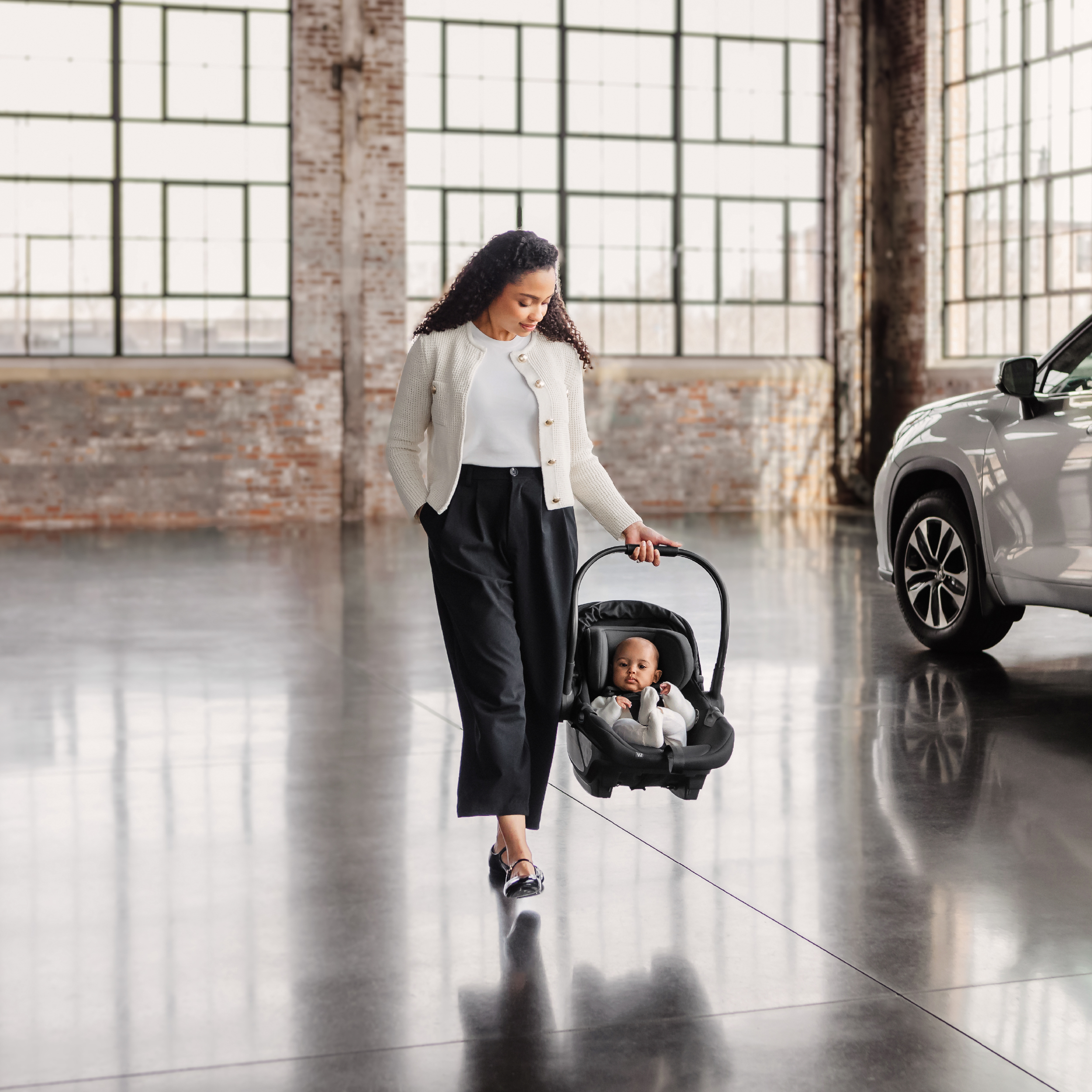  Aria V2 Lightweight Infant Car Seat.