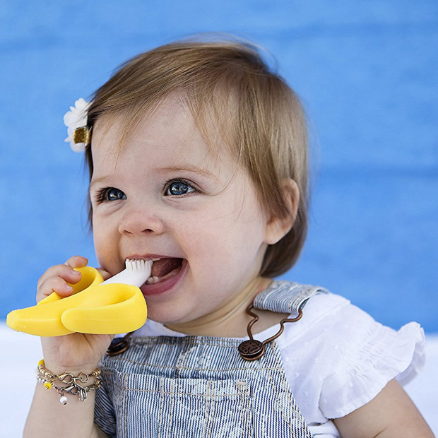 Baby Banana Teether & Infant Training Toothbrush - Yellow.