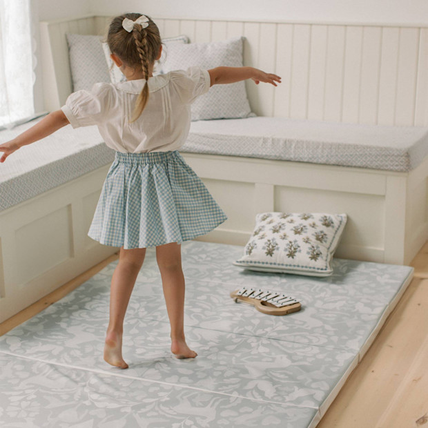 House of Noa Tumbling Mat.