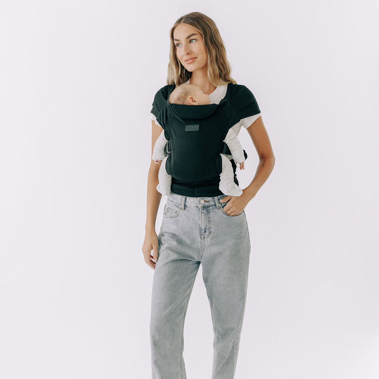 Tushbaby The Pearl Newborn Carrier - Black.