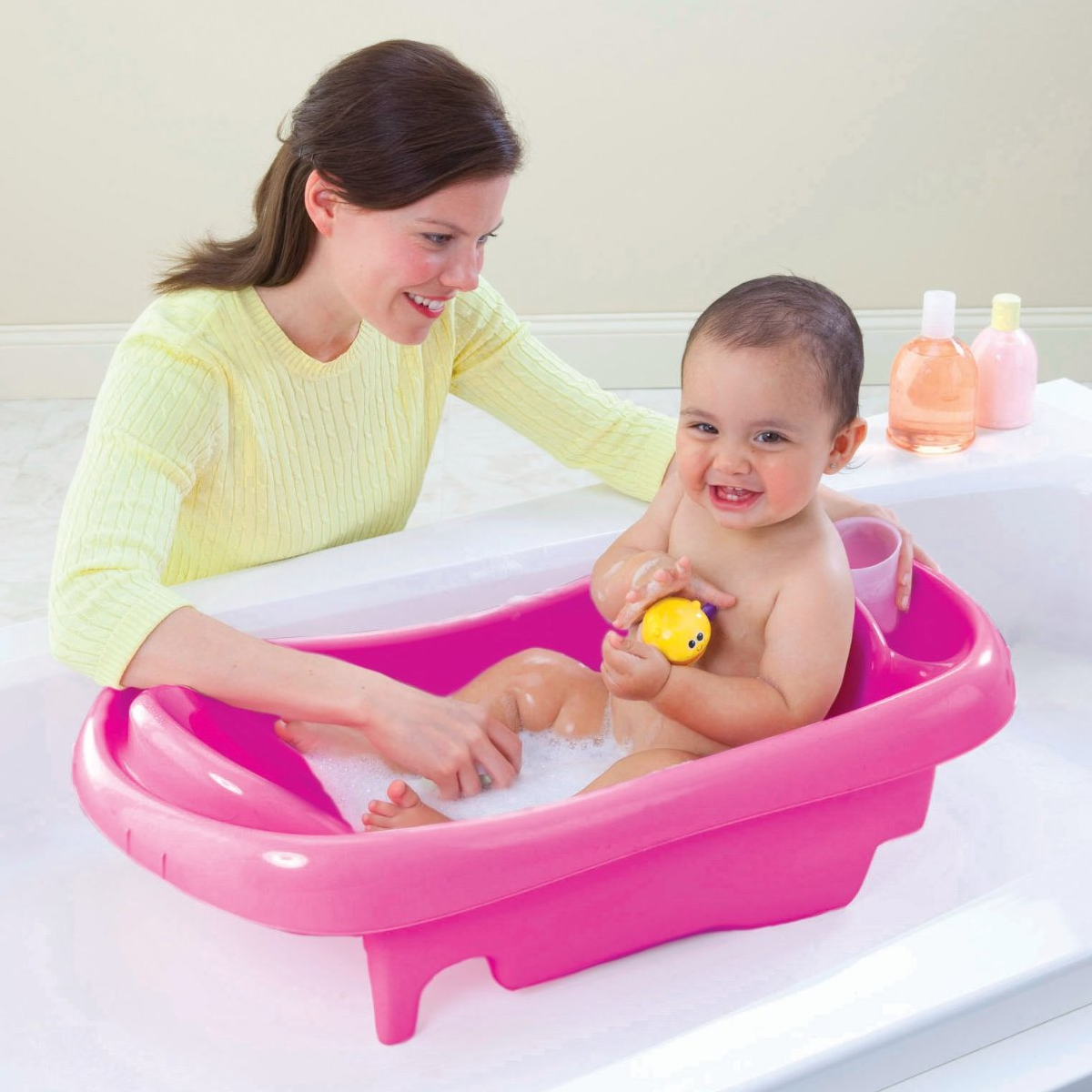 Ванночка для купания. Детская ванночка для купания. Ванночка со встроенной горкой. Розовая ванночка для купания. Девочка купать ванночки