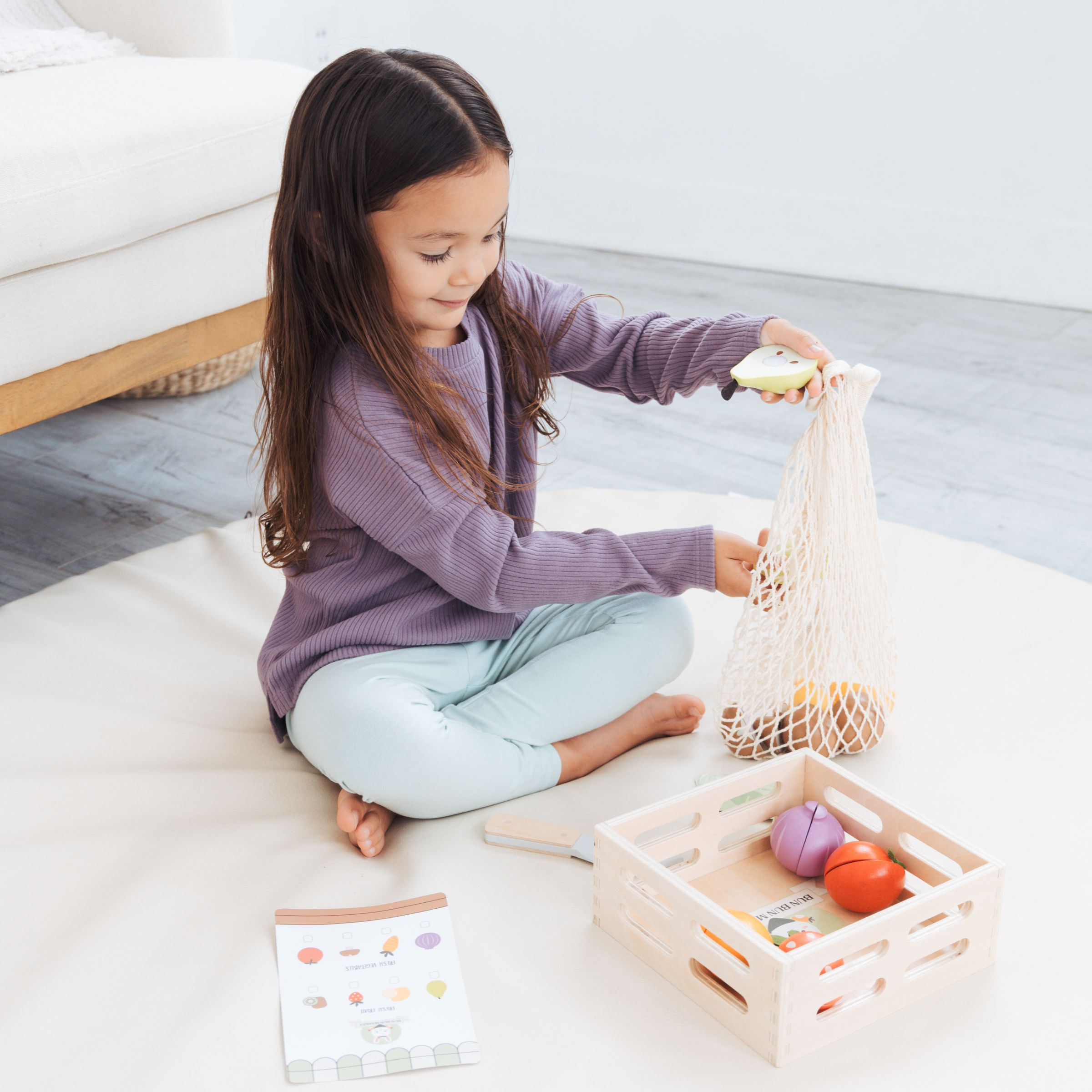 Pearhead 21-Piece Farmers Market Pretend Food Play Set.