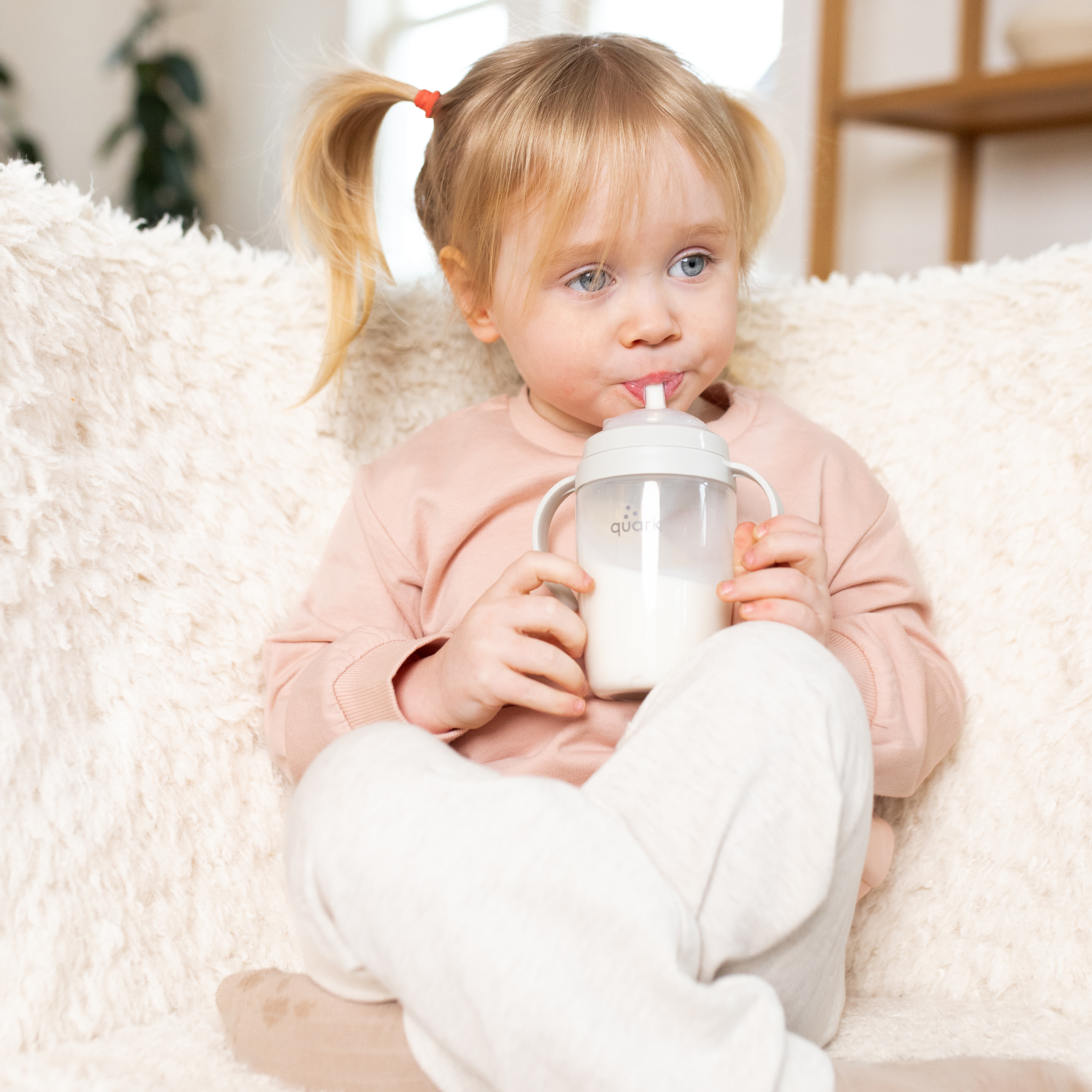 Quark BuubiBottle Sip Toddler Sippy Cup - Grey.