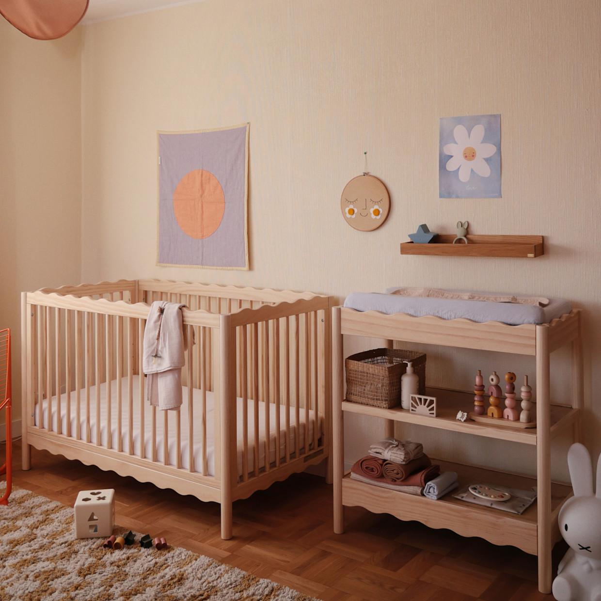babyletto Swell 4-in-1 Convertible Crib with Conversion Kit - Blonde.