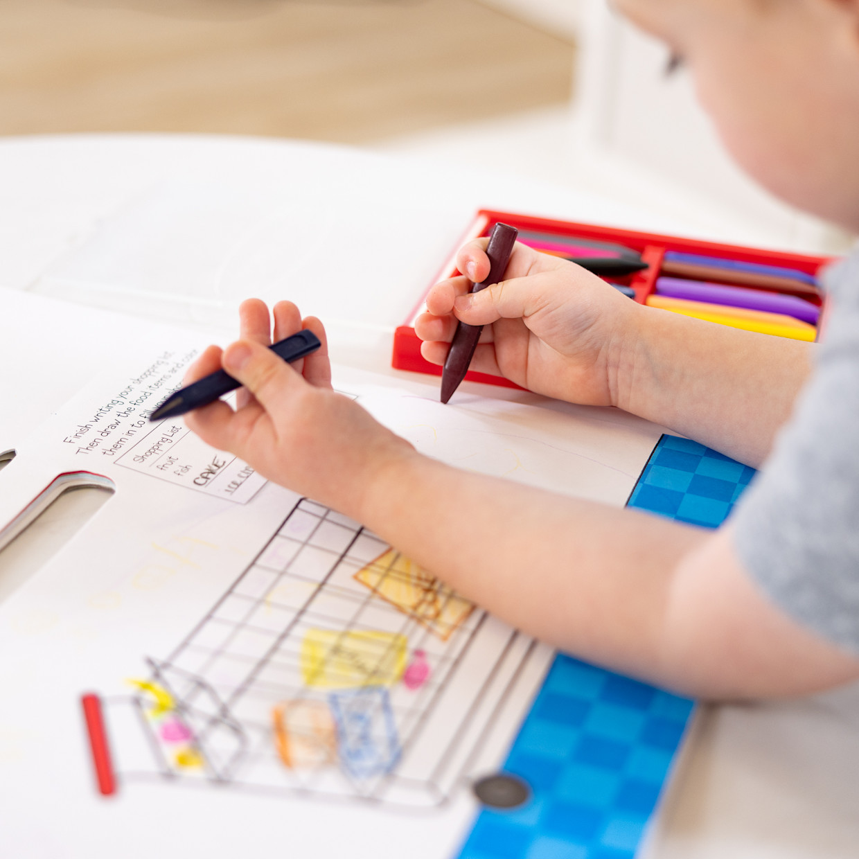 Melissa & Doug Poke-A-Dot: Who's in the Ocean.