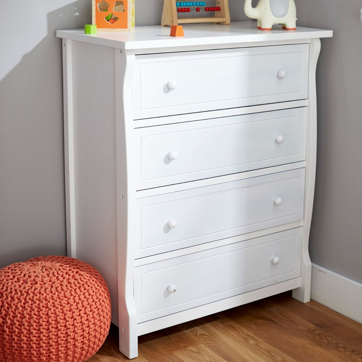 Sorelle Princeton Elite 4 Drawer Dresser - White.