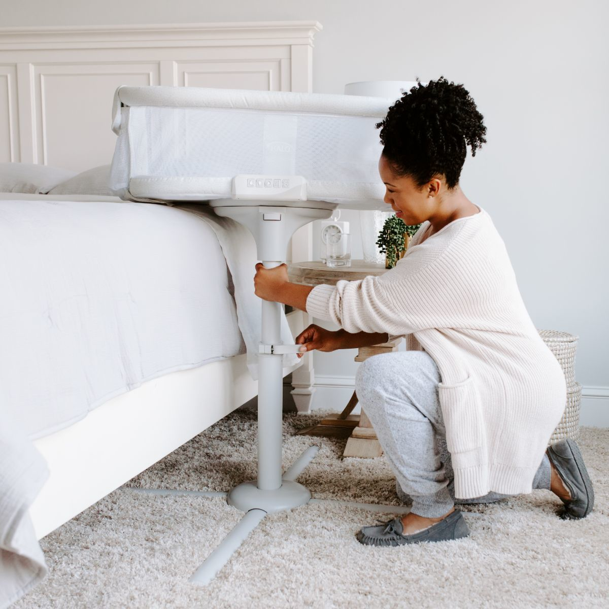 halo bassinest retractable wall lock