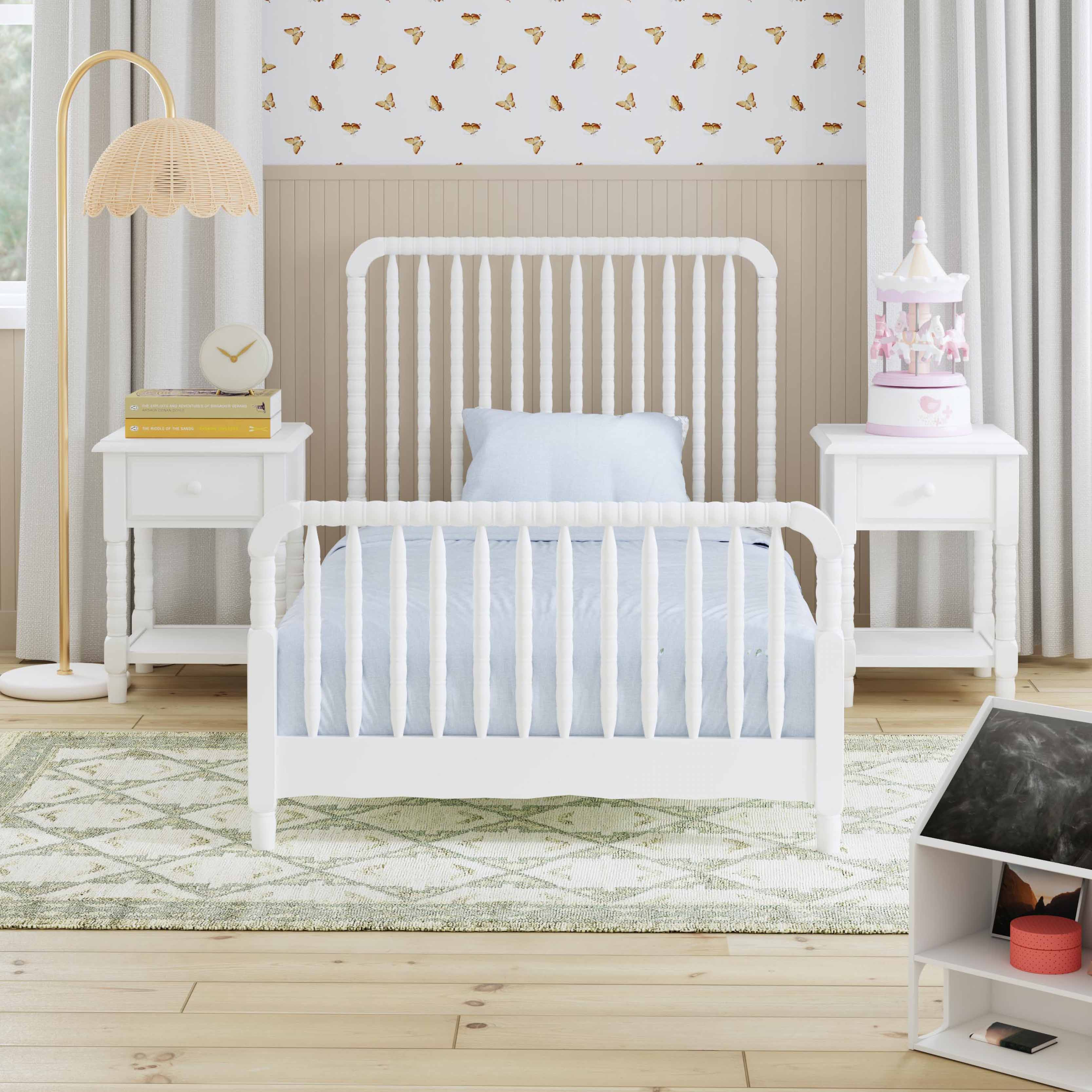 daVinci Jenny Lind Twin Bed - White.