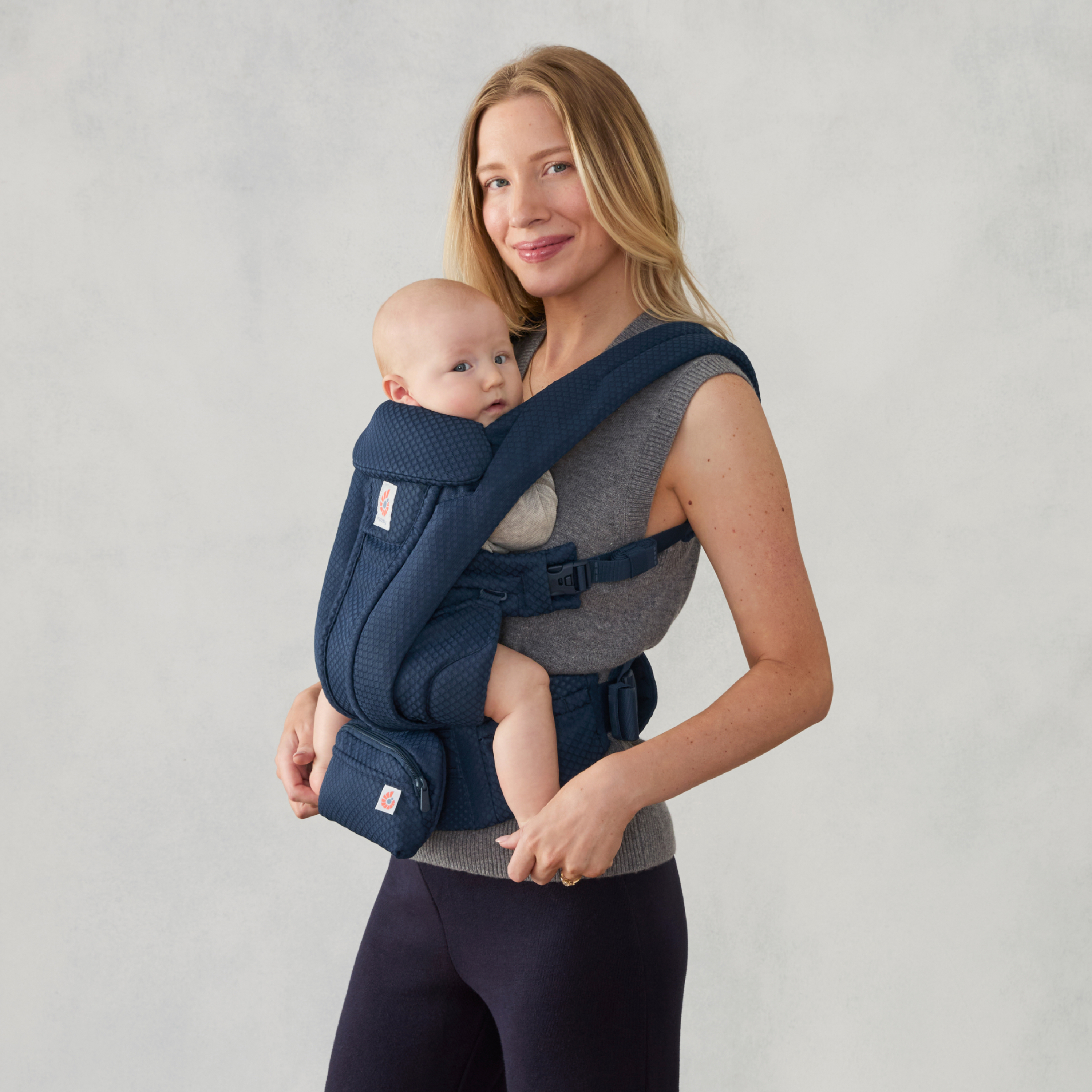 Ergobaby Omni Deluxe Carrier - Midnight Blue Mesh.