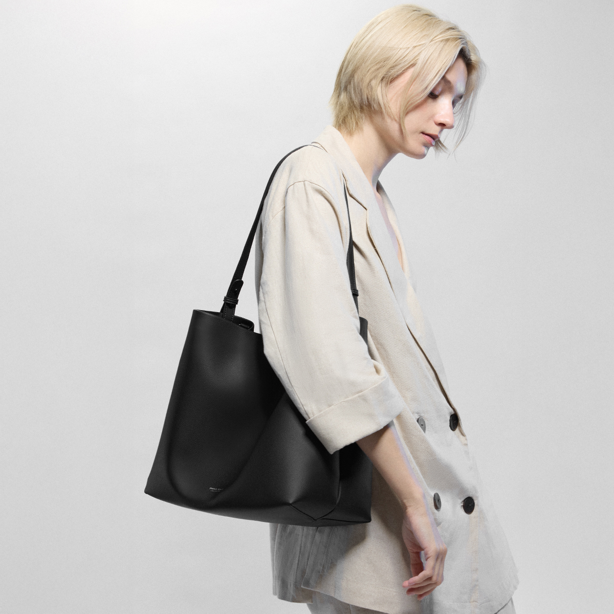 Mina Baie Harlow Diaper Bag Tote - Black, Midi.