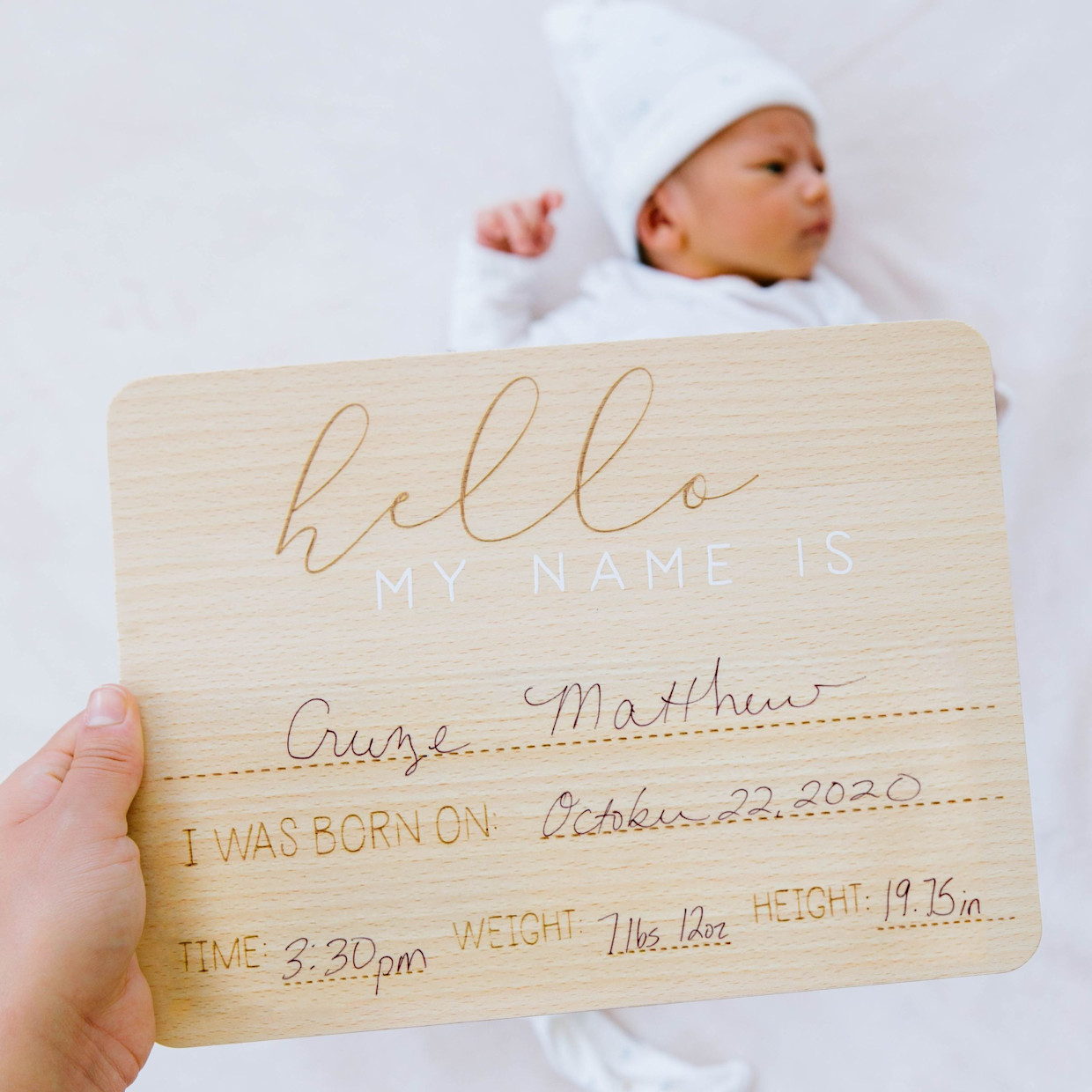 Pearhead Hello World Fill-In Baby Arrival Sign.