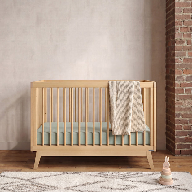 dadada Soho 3-in-1 Convertible Crib.