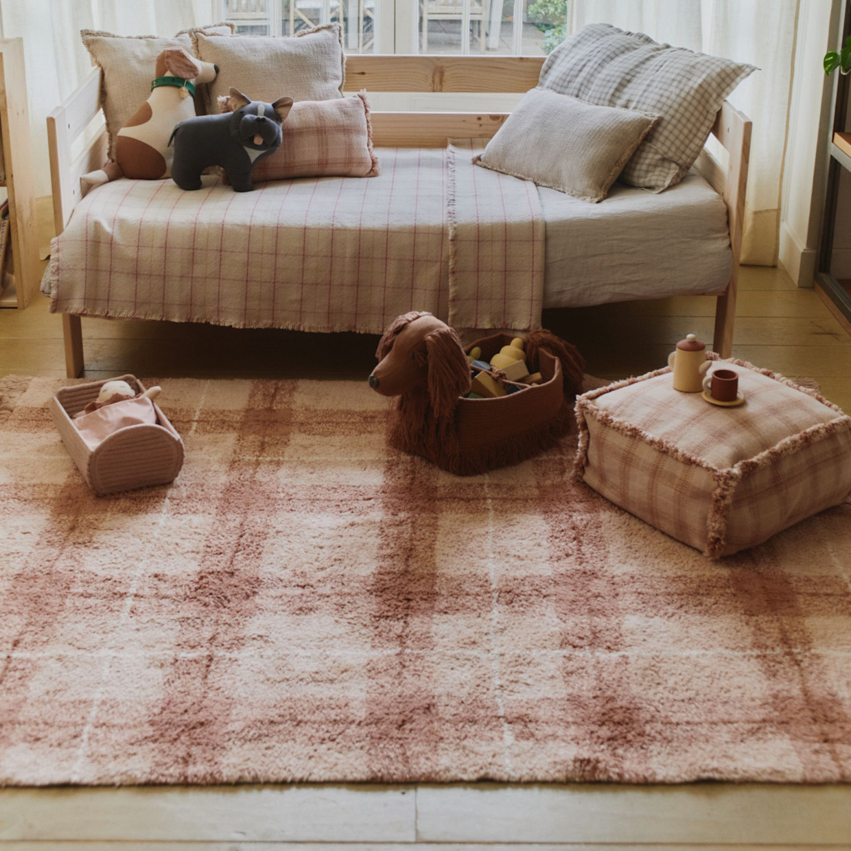 Lorena Canals Tartan Washable Rug - Rose, 4' 7" X 6' 7".