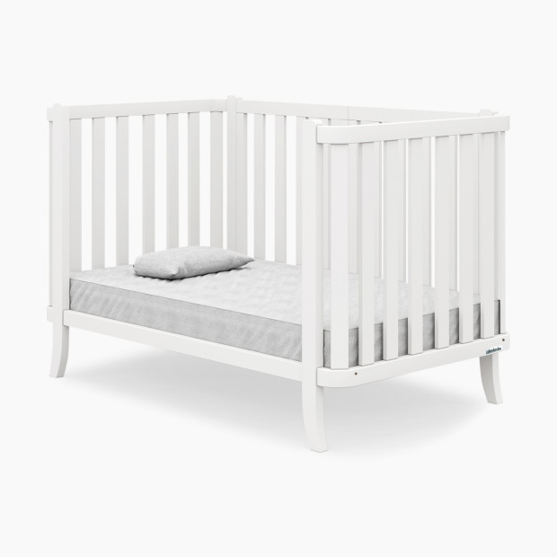 dadada Manhattan 3-in-1 Convertible Crib - White.