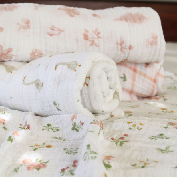 Aden + Anais Essentials Cotton Muslin Swaddles (4 Pack).