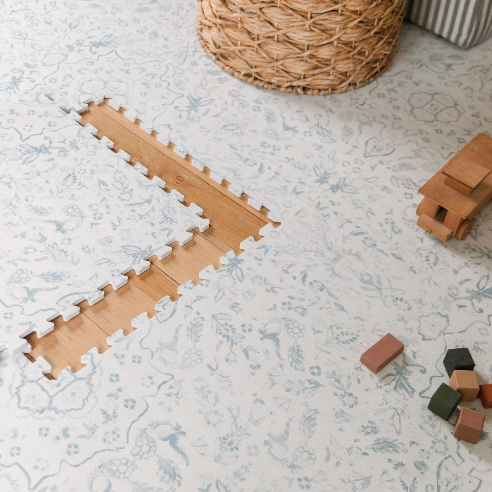 House of Noa Little Nomad Play Mat l Emile - Delft Blue, 4X6.