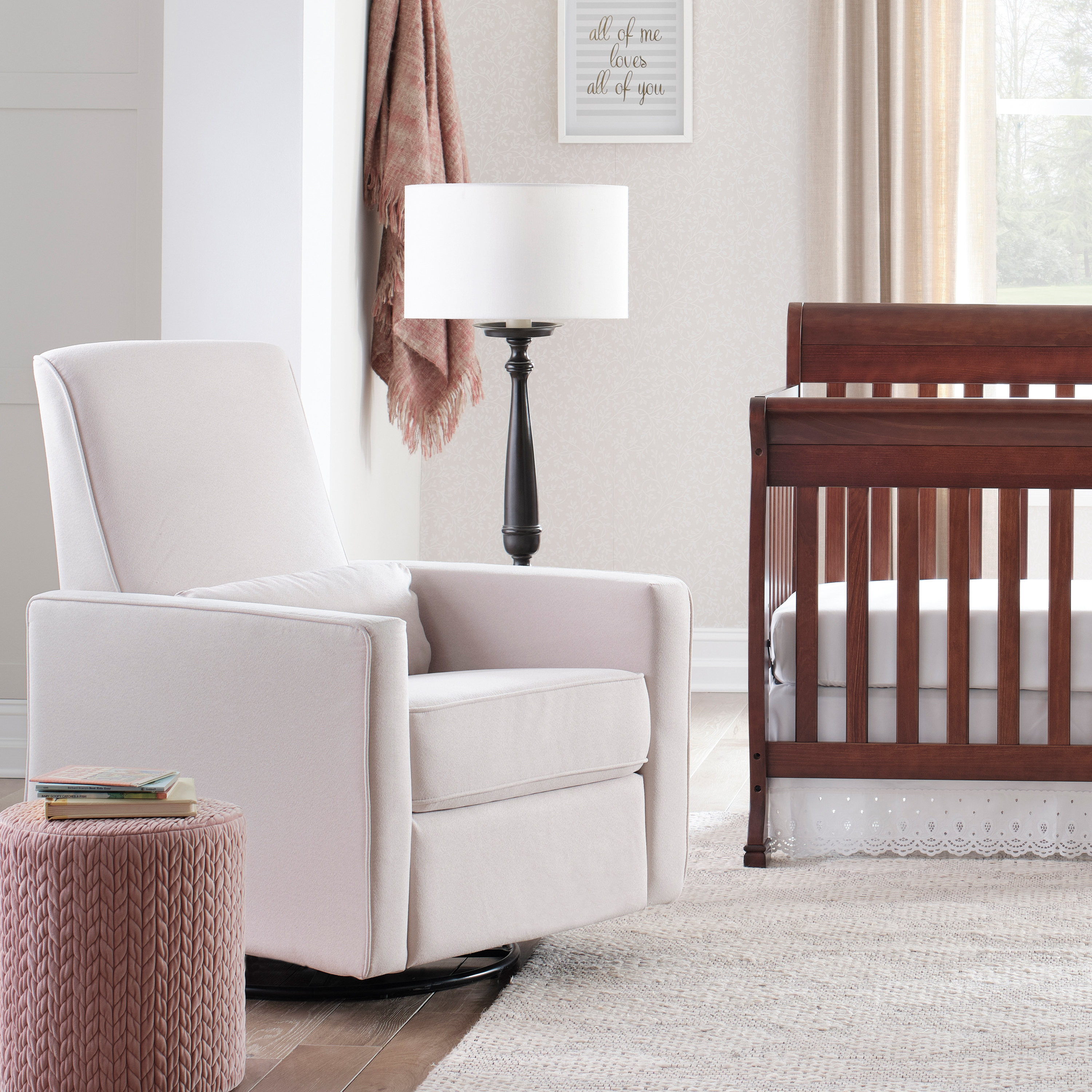 daVinci Piper Recliner - Cream With Cream Piping.