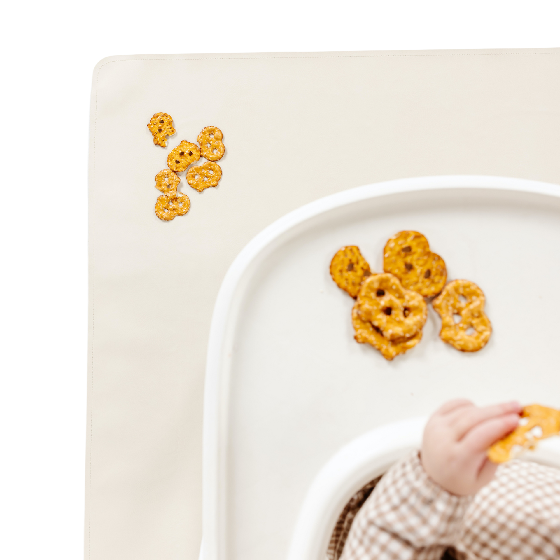 Gathre Easy Clean High Chair & Play Mat - Ivory.