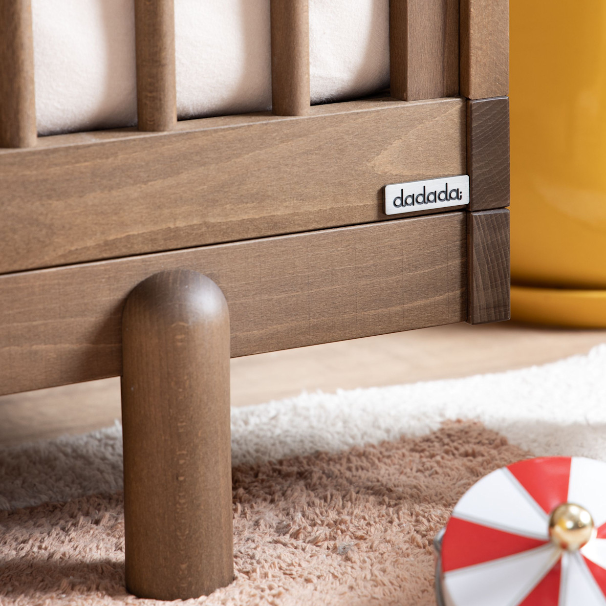 dadada Bliss 4-in-1 Convertible Crib - Walnut.