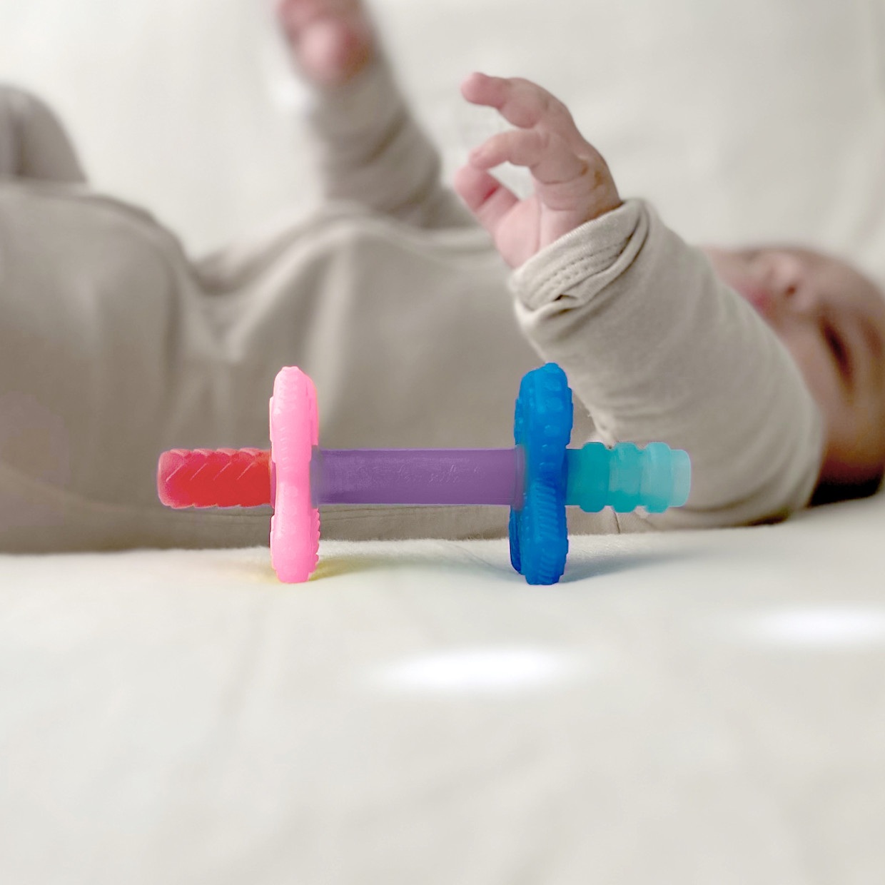 Itzy Ritzy Teensy Tubes - Pink Rainbow.