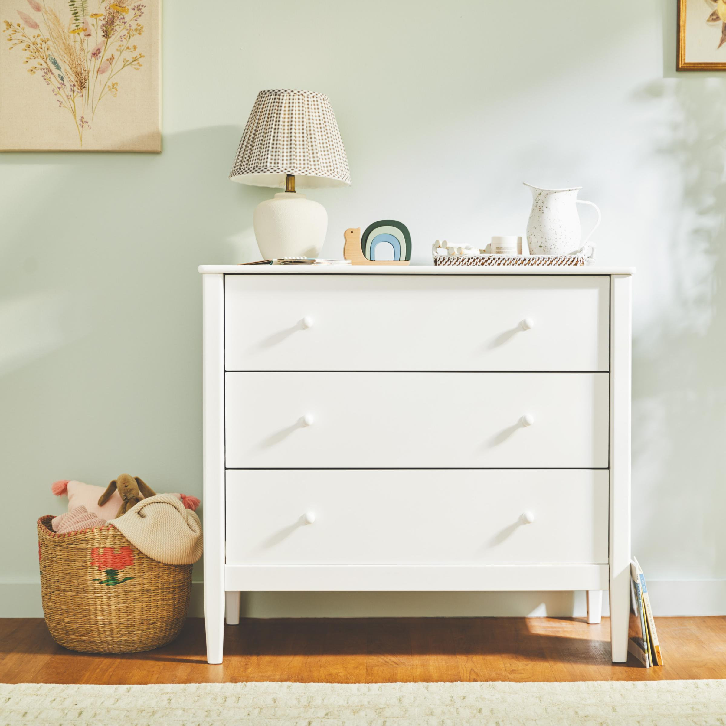 Little Seeds Clover 3-Drawer Dresser - White.