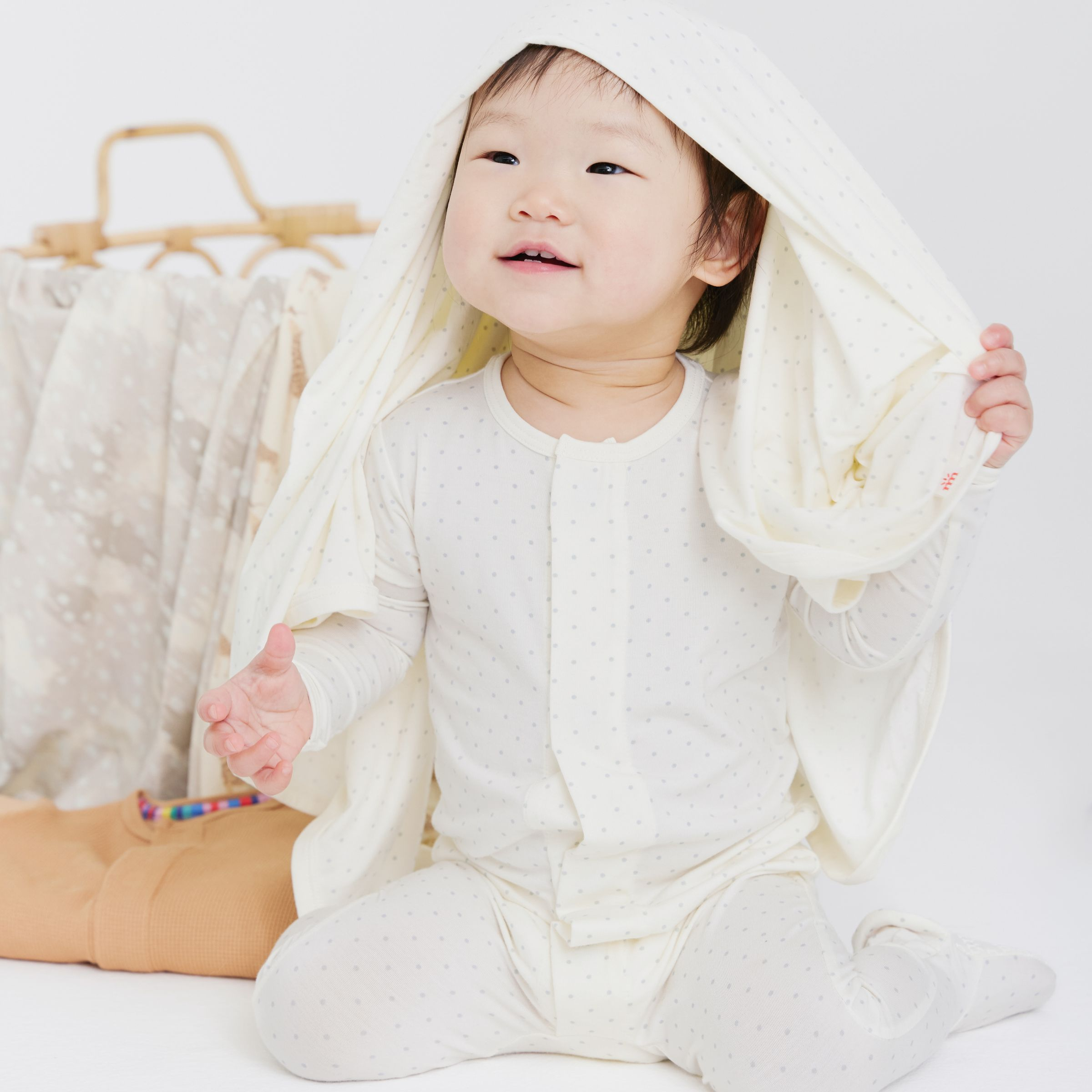 Magnetic Me Modal Magnetic Footie - Pin Dot Cream, Newborn.