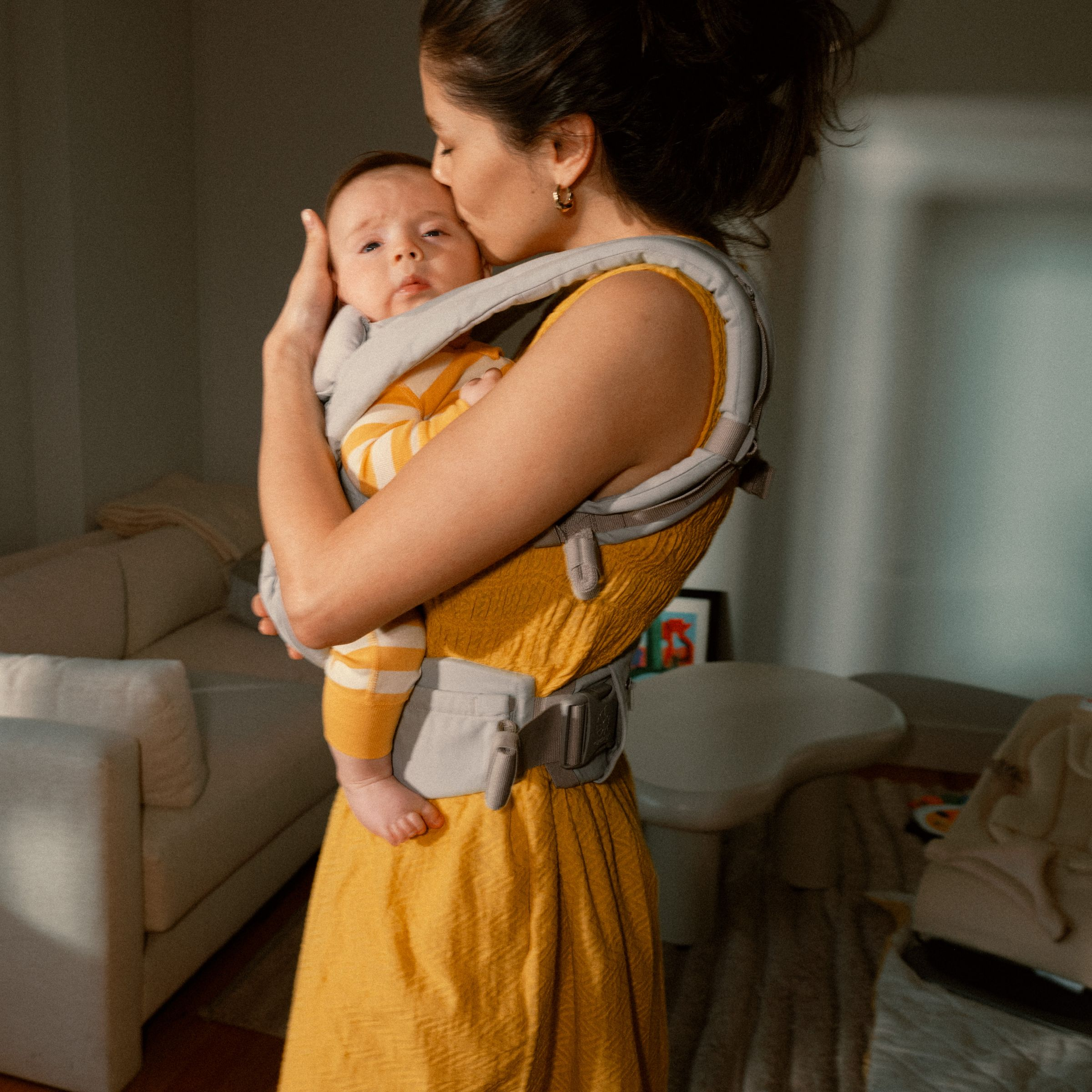Ergobaby Omni Deluxe Carrier - Pearl Grey Cotton.