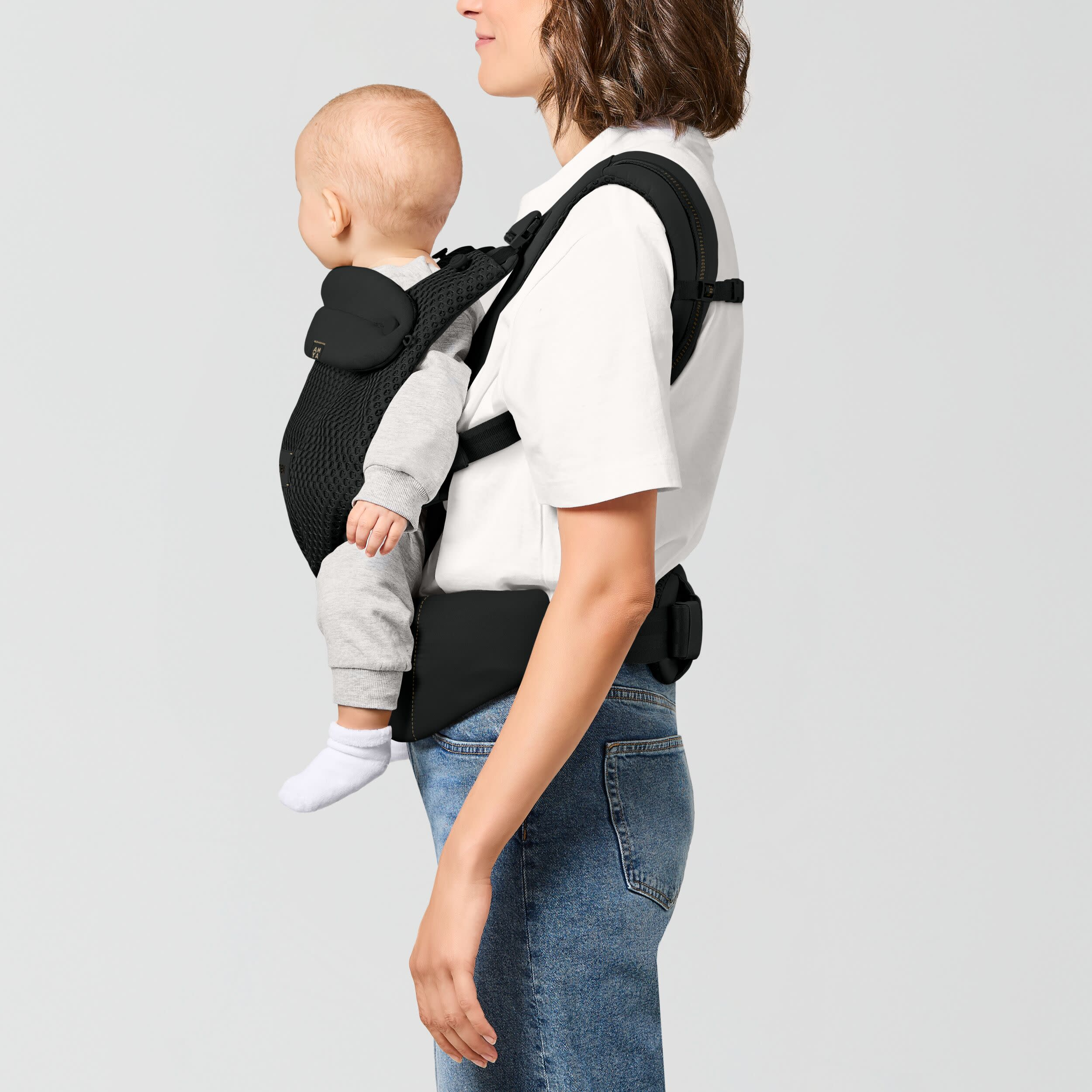 Cybex AMYA Carrier - Magic Black.
