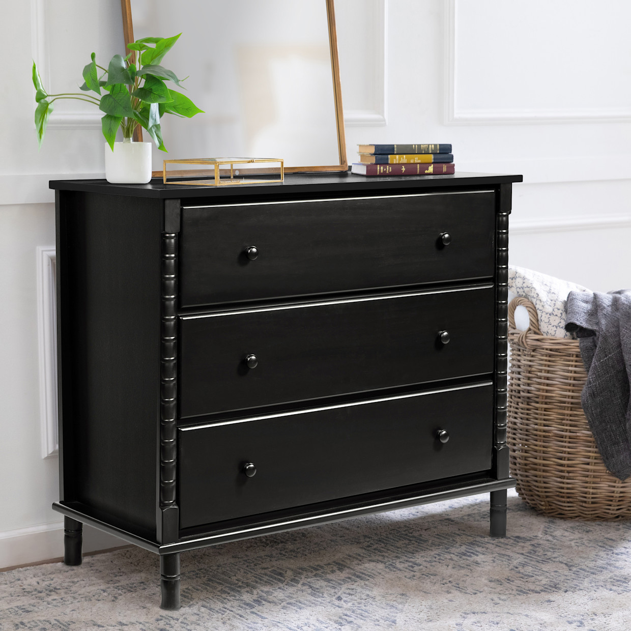 daVinci Jenny Lind Spindle 3-Drawer Dresser - Ebony.