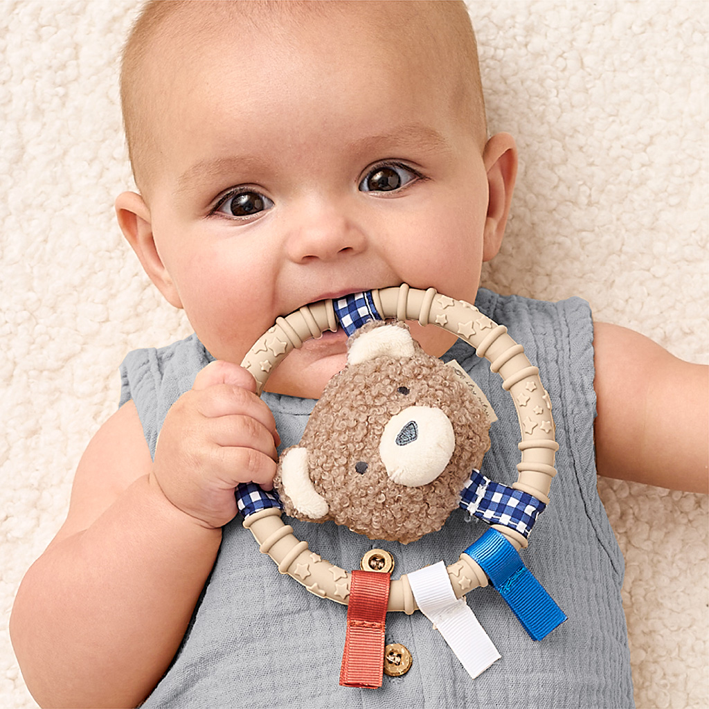 Itzy Ritzy Itzy Ring Teether Pal Bear - Bear.