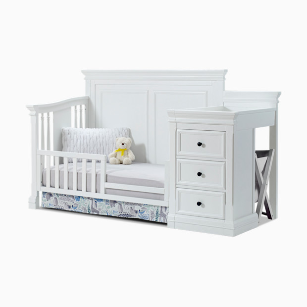 Sorelle Portofino Crib & Changer.