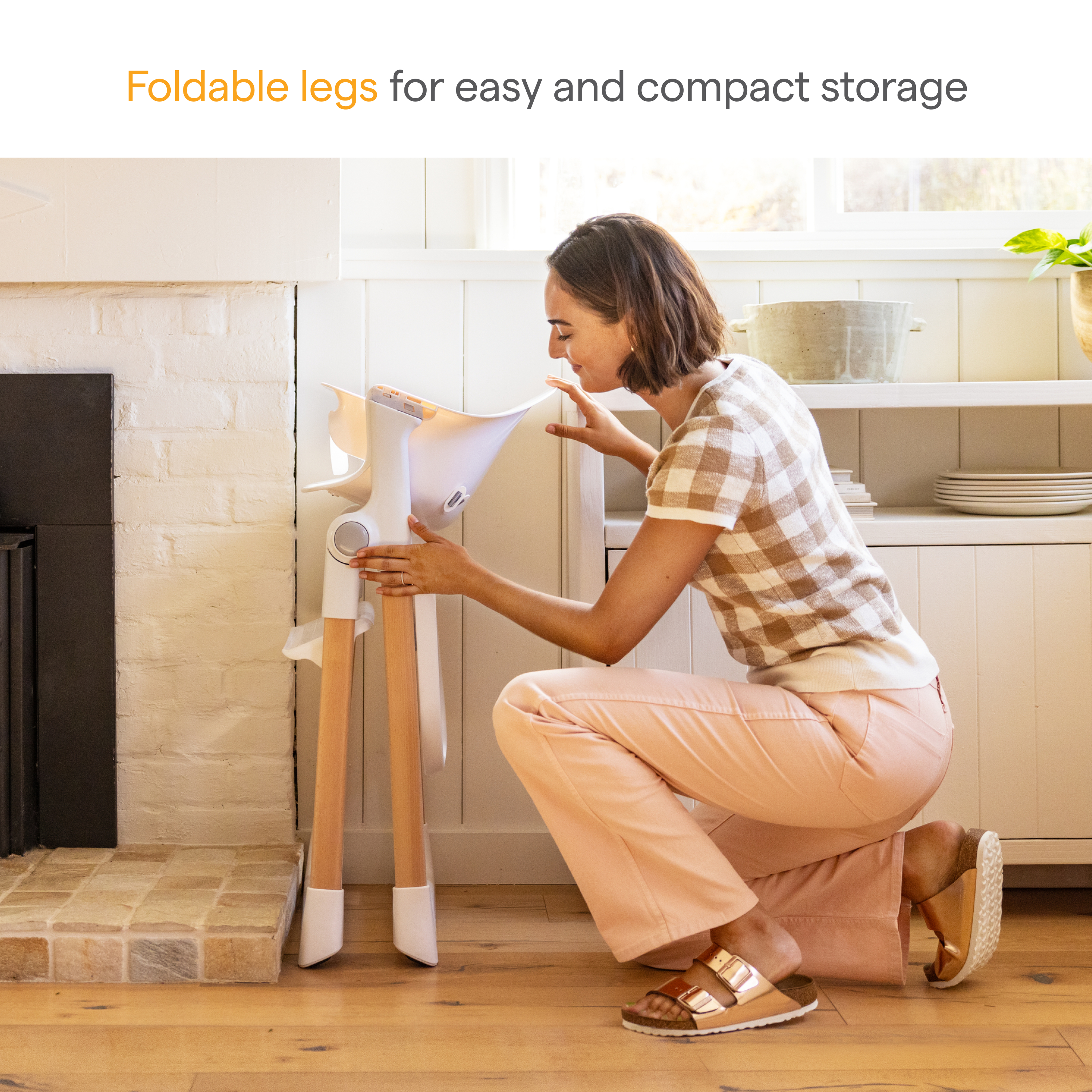 Munchkin Float Easy Clean Foldable High Chair.