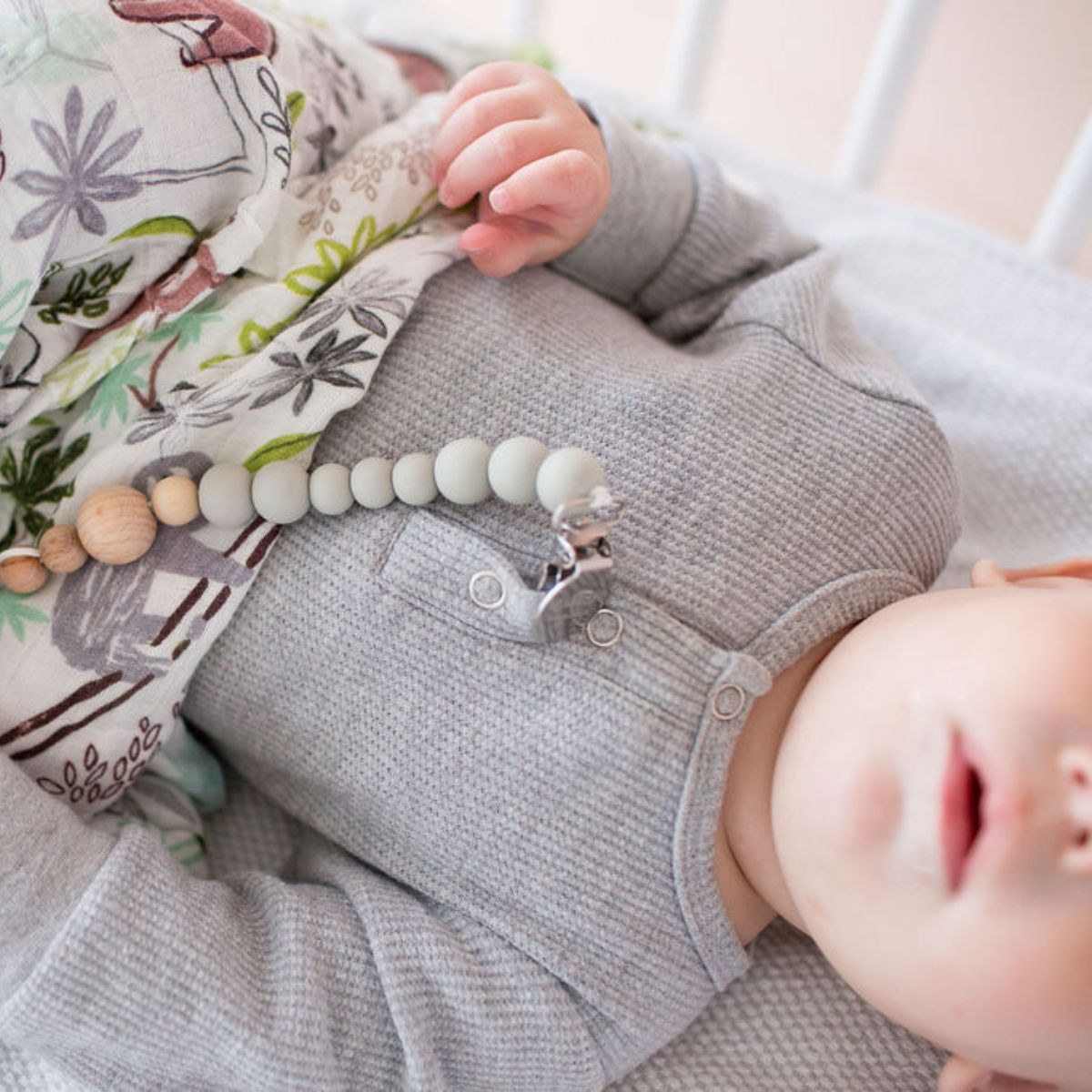 Loulou Lollipop Colorblock Wood & Silicone Pacifier Clip - Cool Grey.