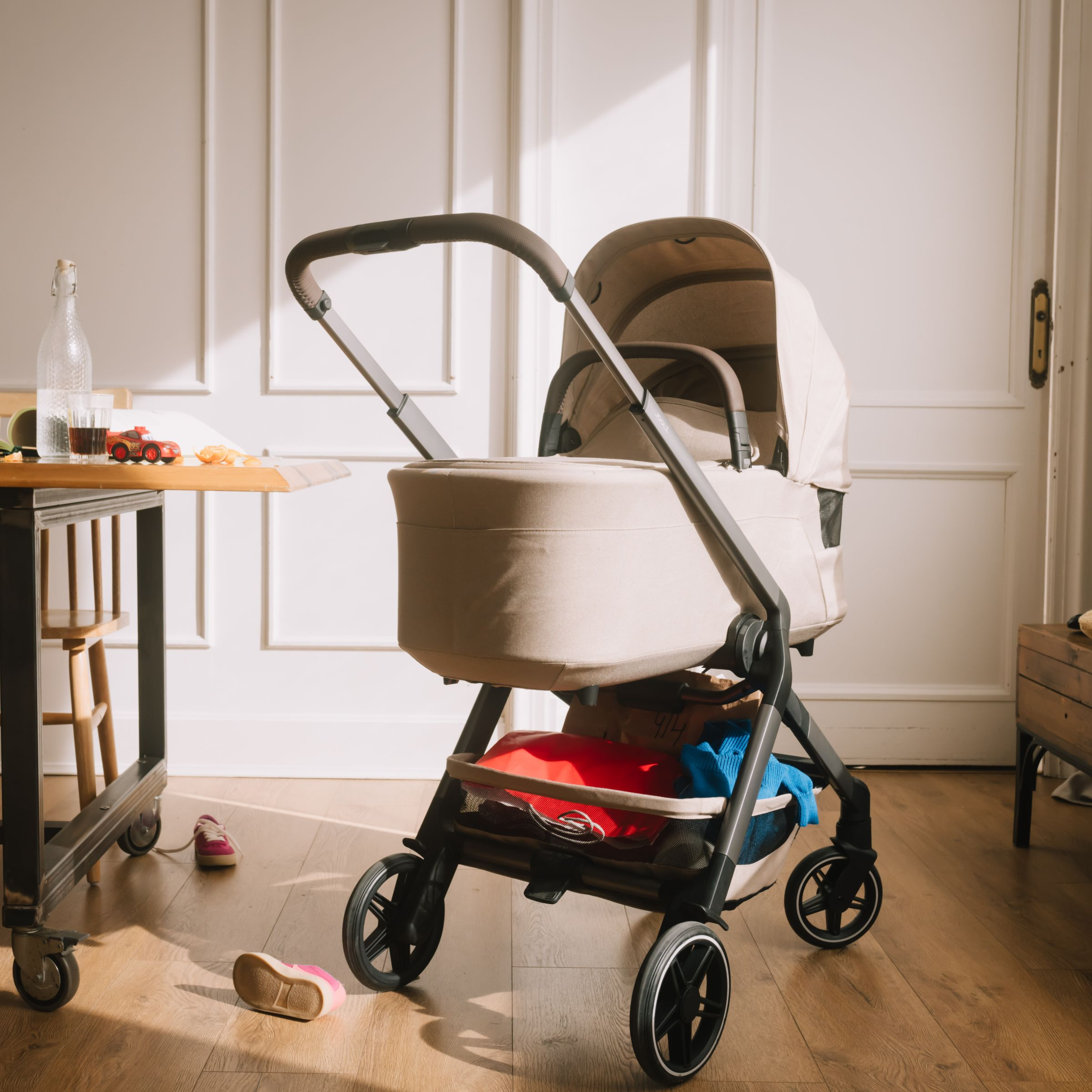 Joolz Hub² cot - Sandy Taupe.