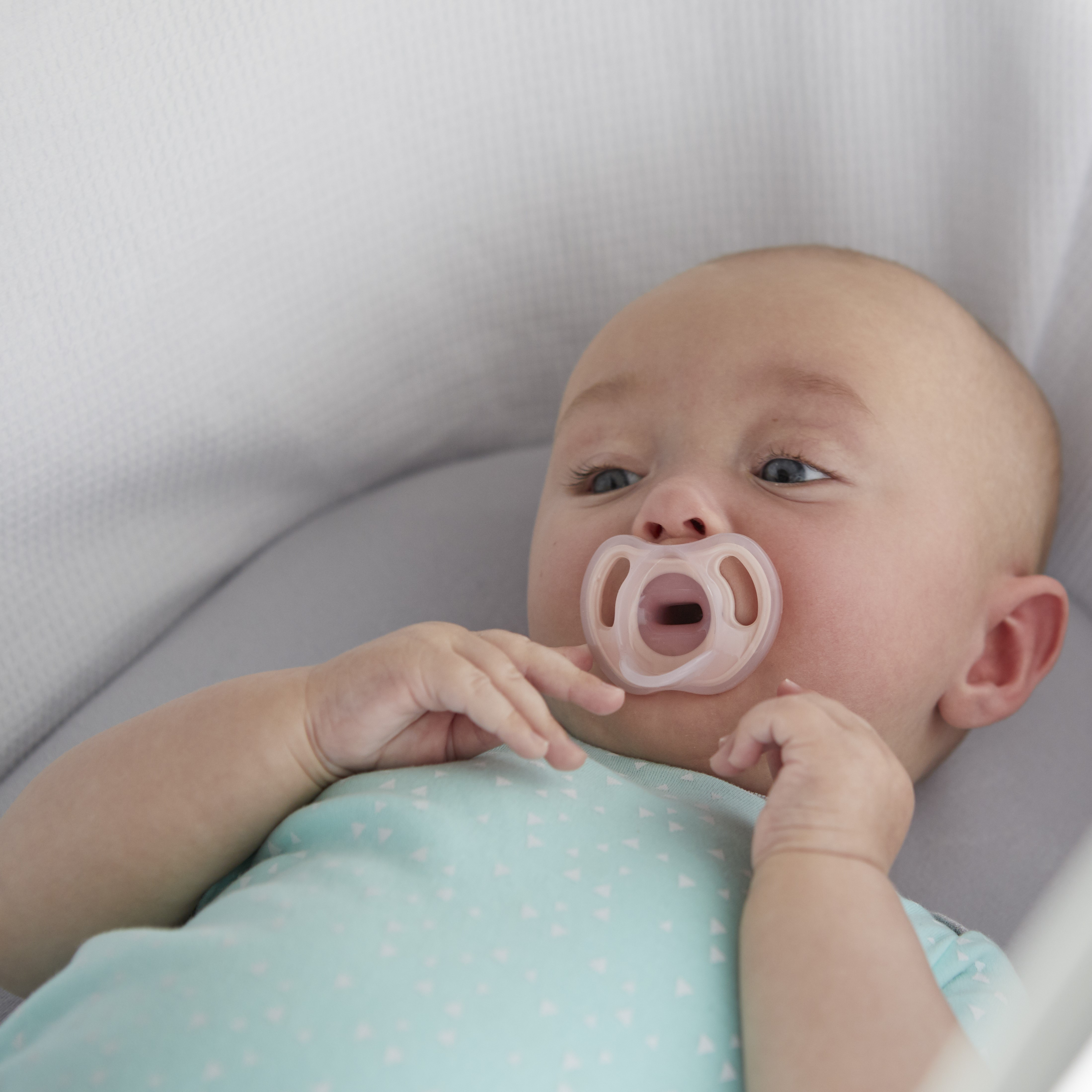 Tommee Tippee Ultra Light Silicone Pacifier Blue/Aqua, 06 Months, 4 Babylist Shop