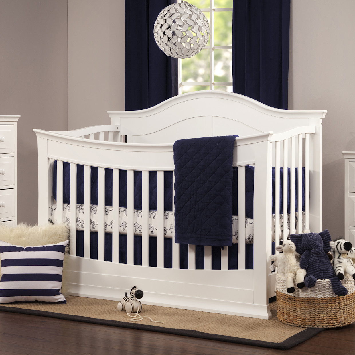 daVinci Meadow 4-in-1 Convertible Crib - White.