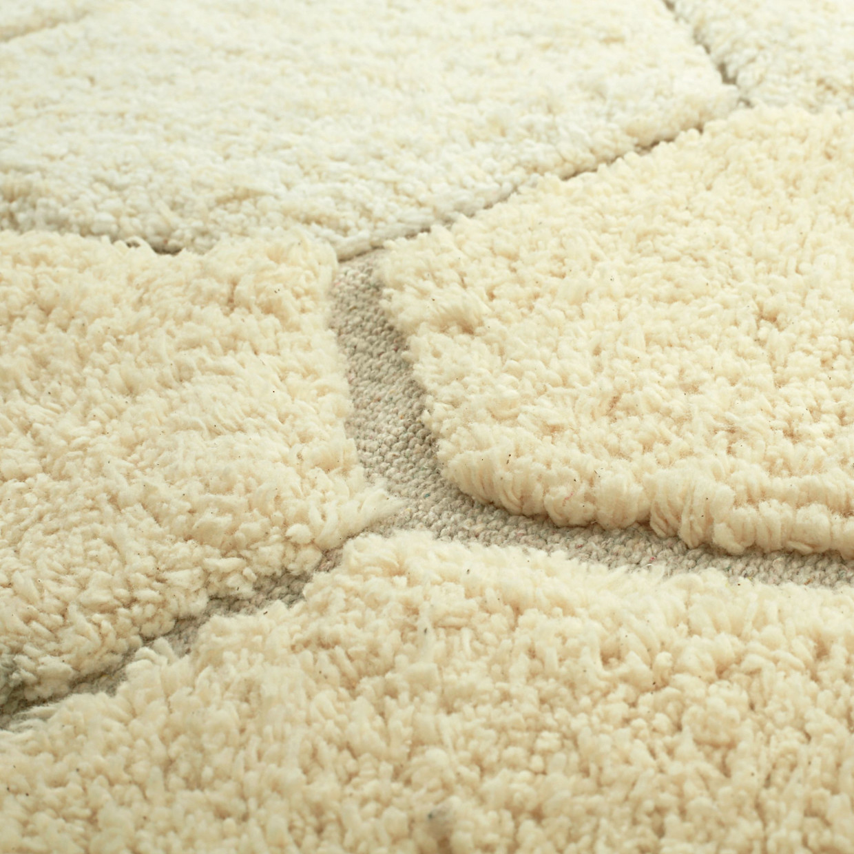 Lorena Canals Round Honeycomb Washable Rug - Golden, 4' 7".