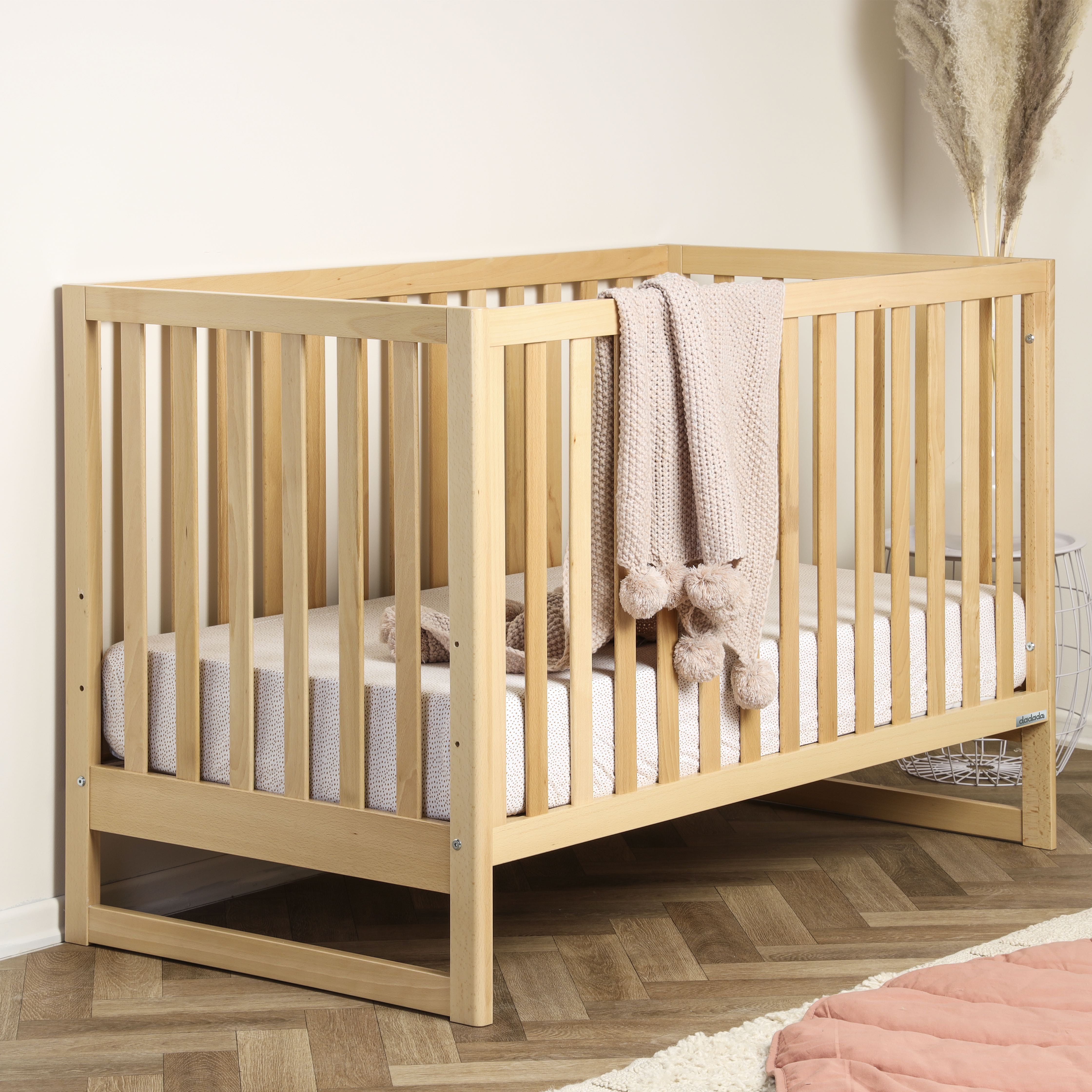 dadada Austin 3-in-1 Convertible Crib.