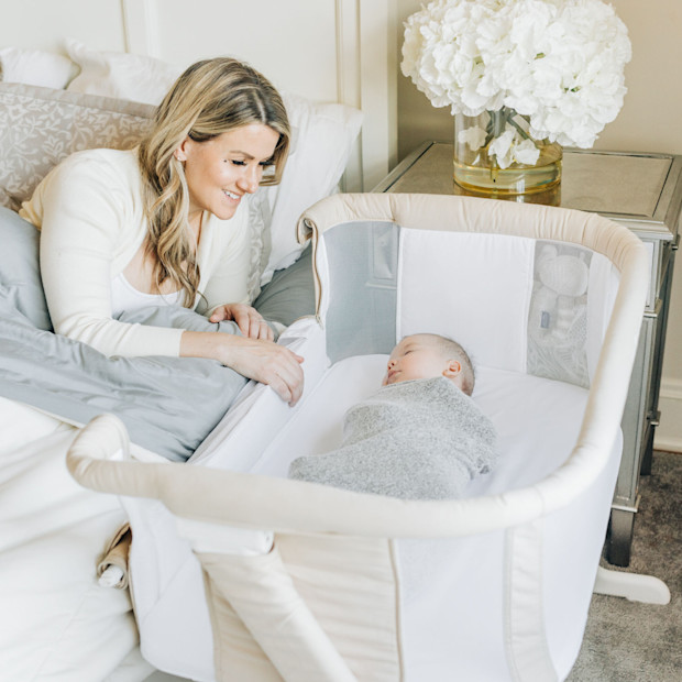 Baby Delight Beside Me Dreamer Organic Bassinet & Bedside Sleeper.