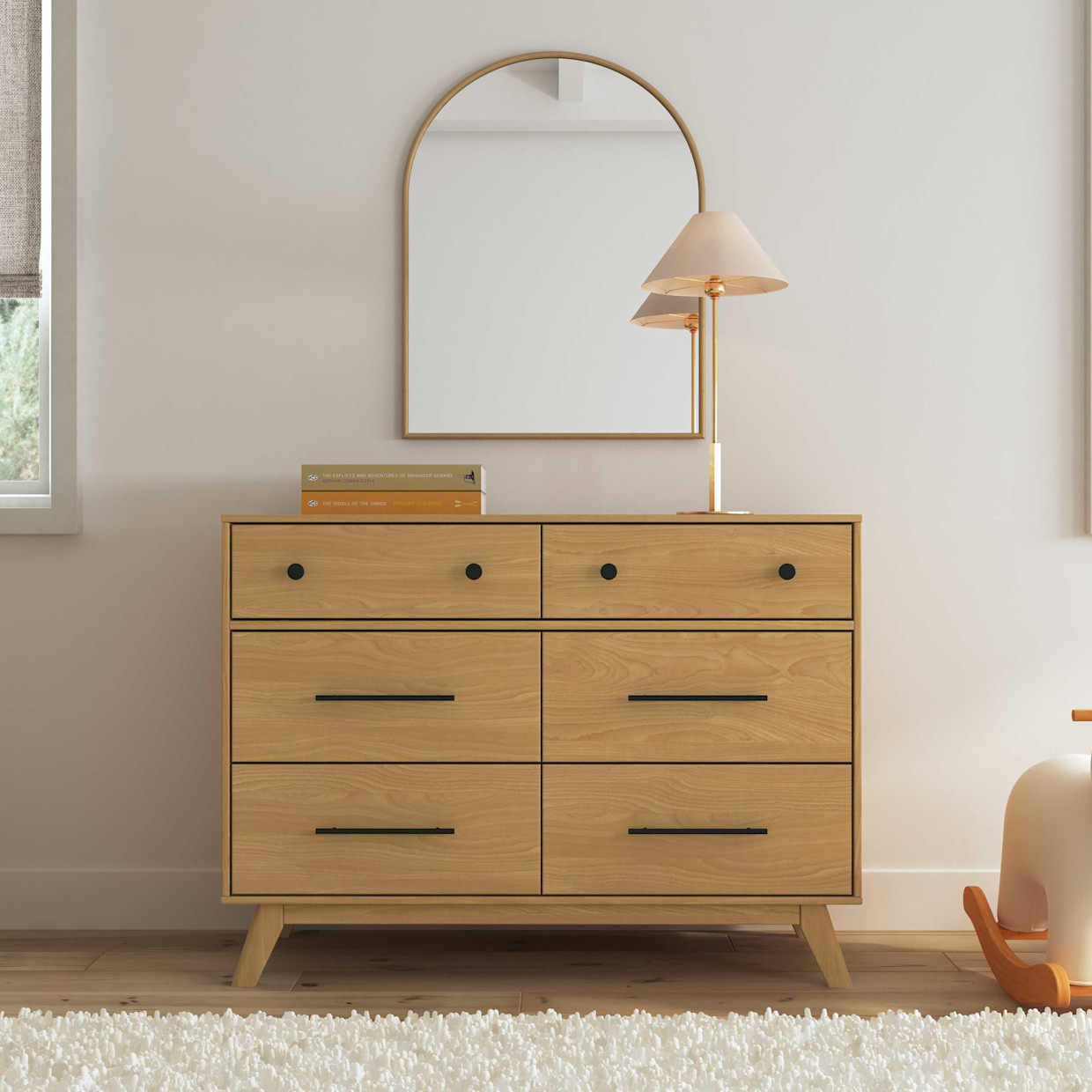 daVinci Otto 6-Drawer Dresser - Honey.