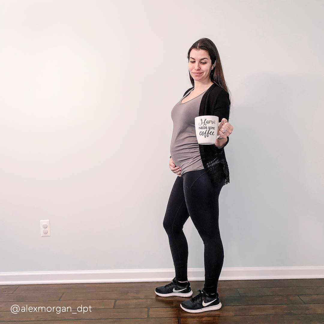 10-weeks-pregnant-bump-@alexmorgan dpt