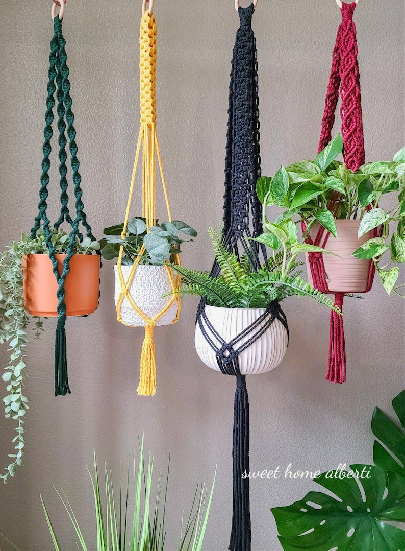 SweetHomeAlberti Macrame Plant Hanger.