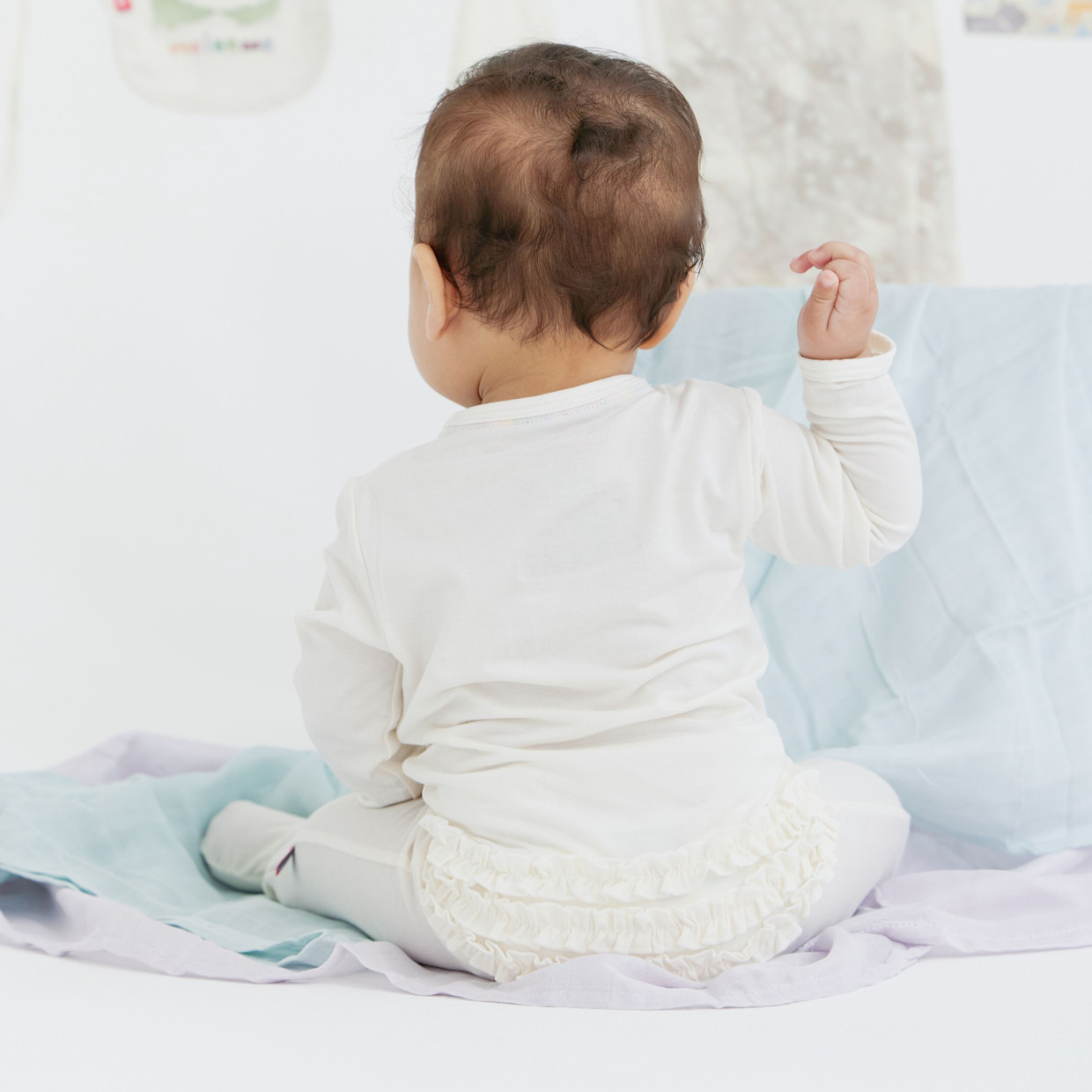 Magnetic Me Modal Magnetic Ruffle Footie - Egret, Newborn.