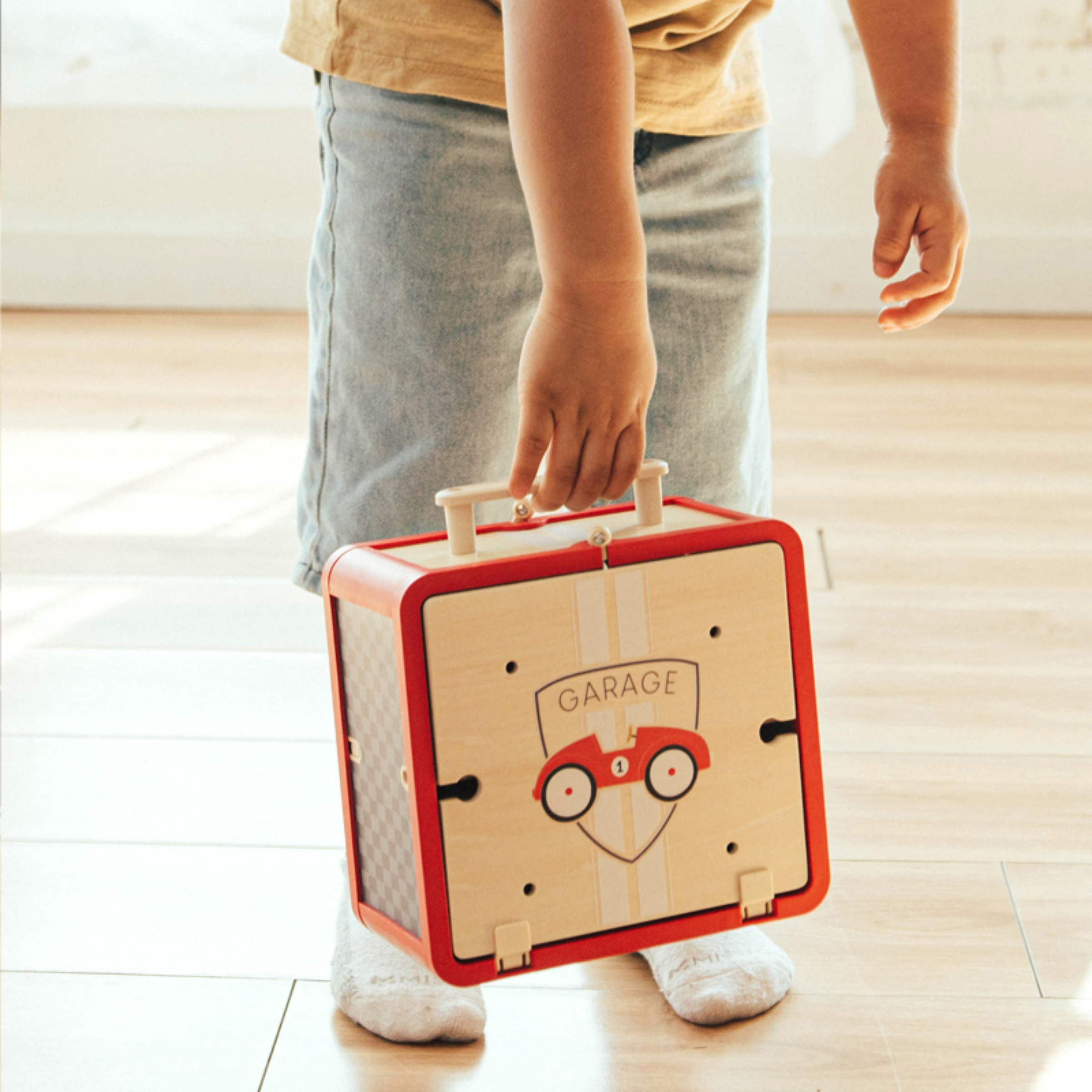 Wonder & Wise Take with Me Garage.