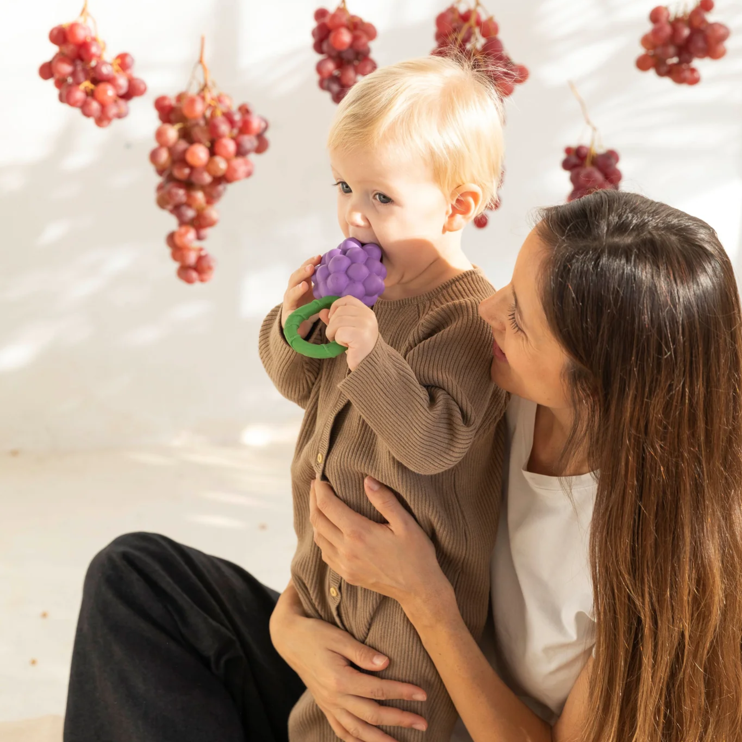 Oli & Carol Rattle - Grape.